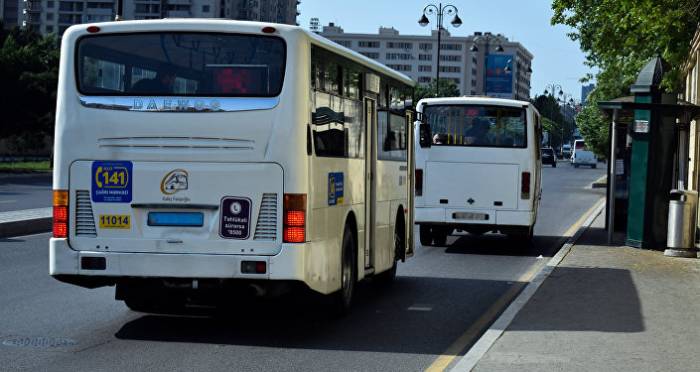 В Баку уволены два водителя автобусов
