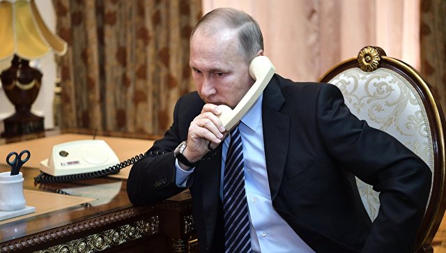 Путин и Порошенко провели телефонный разговор
