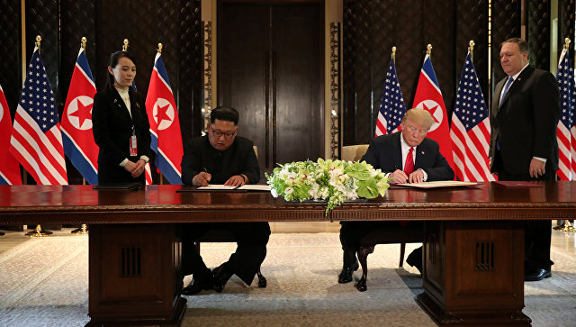 Трамп и Ким Чен Ын подписали итоговый документ после переговоров
