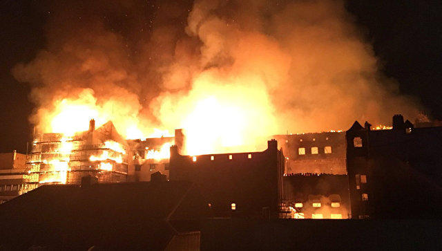 В Школе искусств в Глазго локализовали крупный пожар