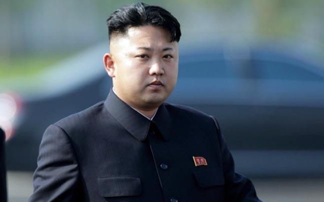 Ким Чен Ын в Пекине спустился с трапа самолета