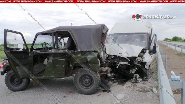 Трое армянских военнослужащих пострадали в ДТП - ФОТО