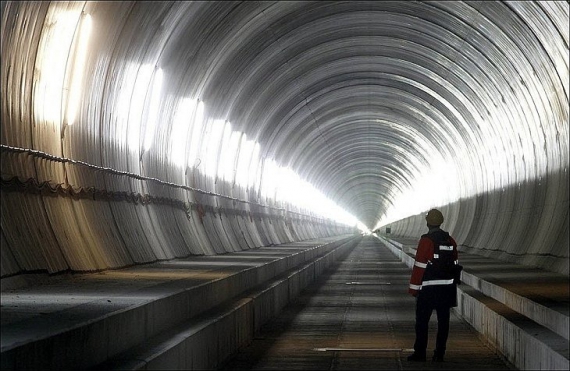 В тоннеле под Ла-Маншем возобновили движение поездов