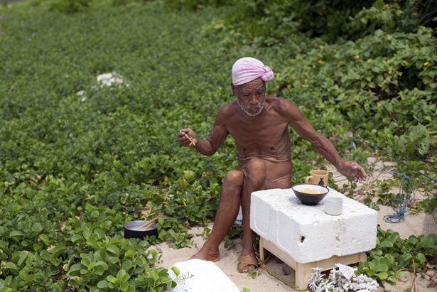 «Голый отшельник» 30 лет прожил на острове, пока его насильно не вернули в цивилизацию - ФОТО 
