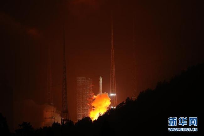 Китай успешно запустил навигационный спутник "Бэйдоу-2"
