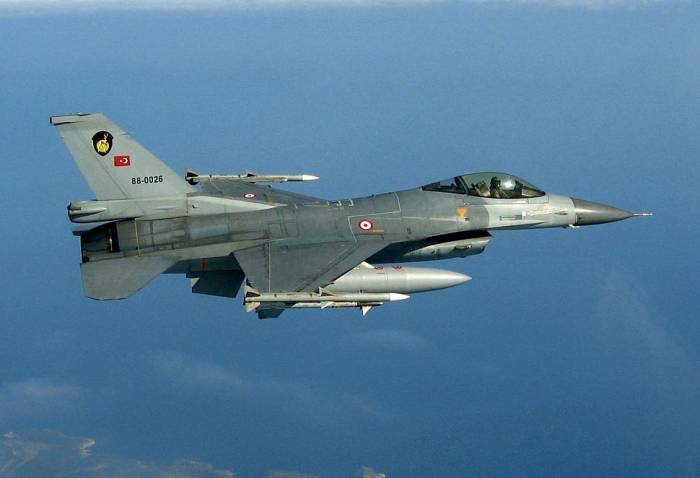 ВВС Турции нейтрализовали восемь членов РПК
