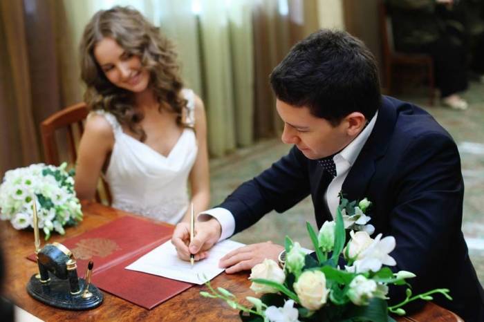 Госдума поддержала законопроект о выборе дня бракосочетания
