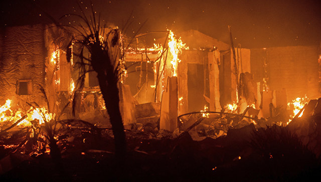 Лесной пожар в Калифорнии: эвакуировано 12 тысяч жителей