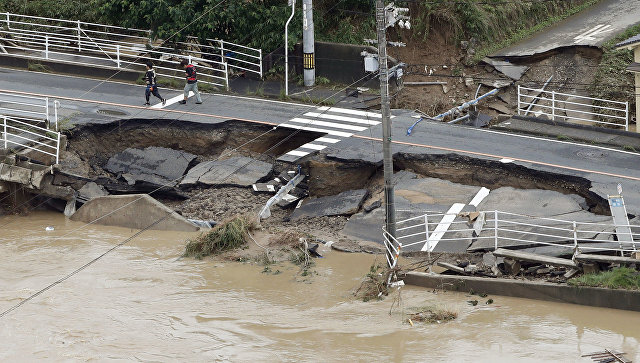 Наводнение в Японии унесло жизни более 100 людей