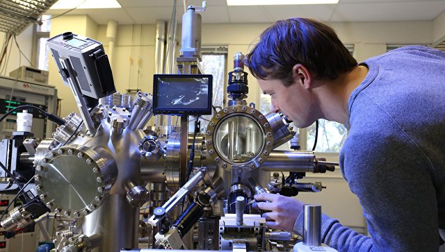 Физики из Австралии создали "рацию" для квантовых чипов
