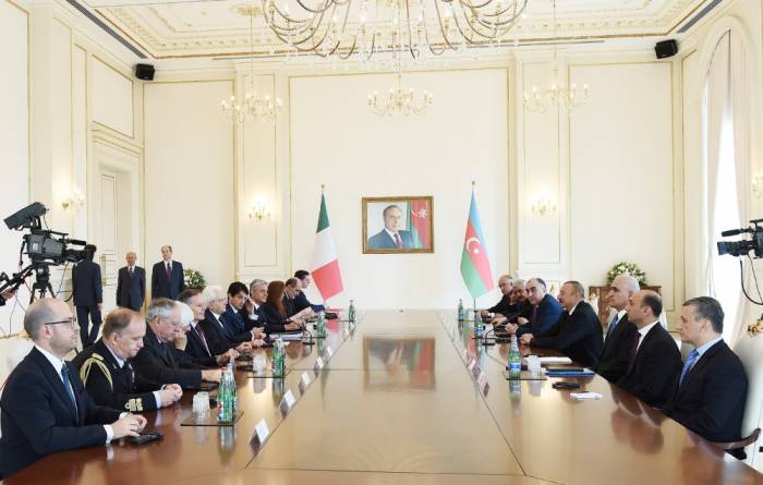 Состоялась встреча президентов Азербайджана и Италии в расширенном составе