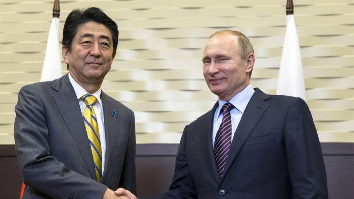 Япония ведет подготовку к встрече Абэ и Путина на ВЭФ