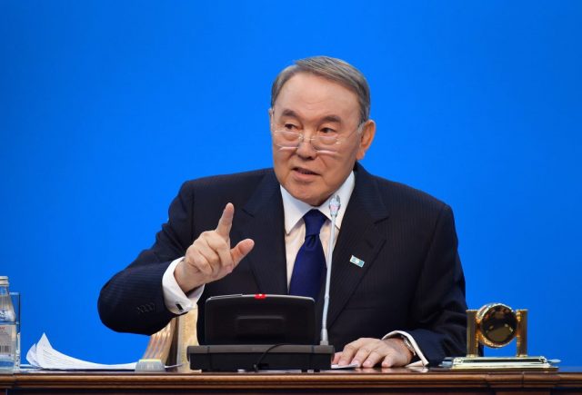 Назарбаев поручил ввести единый совокупный платеж