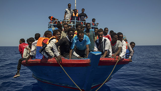 У берегов Испании за выходные обнаружили почти 800 мигрантов