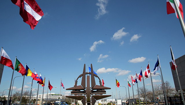 НАТО и Македония подписали документ о начале переговоров по вступлению