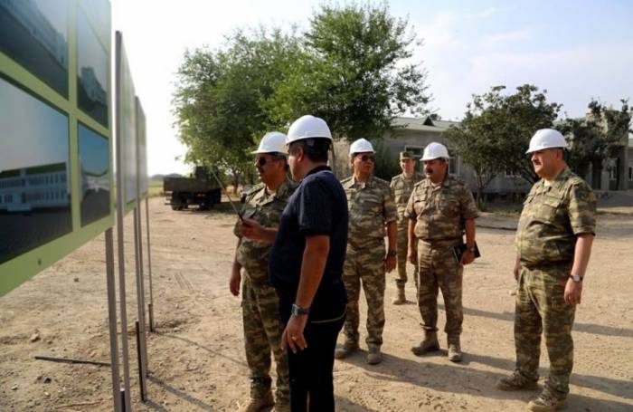 Министр обороны посетил воинские части - ФОТО