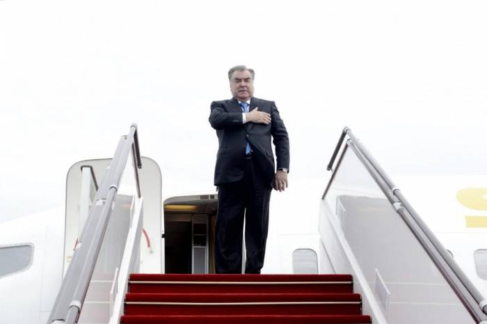 Завершился официальный визит президента Таджикистана в Азербайджан - ФОТО
