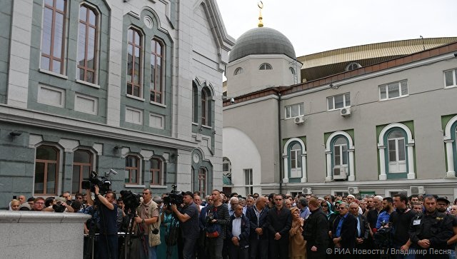 В Москве проходит прощание с Орханом Джемалем