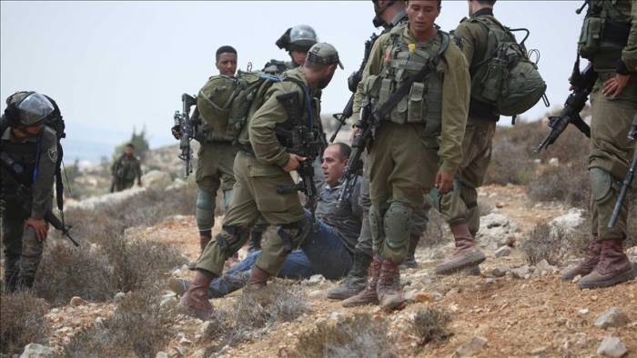 Израиль применил силу против палестинцев на Западном берегу
