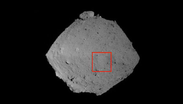 Японский зонд получил фотографии астероида с высоты птичьего полета
