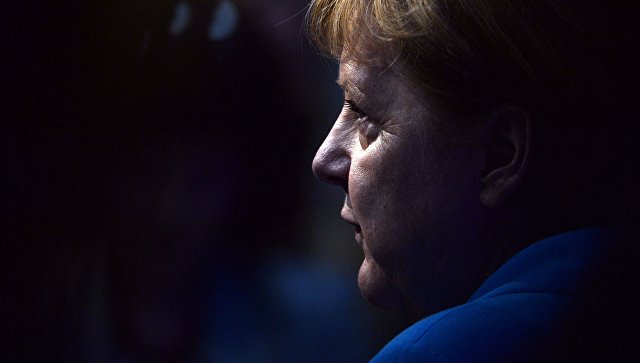 Меркель выразила соболезнования родственникам погибшего в Хемнице
