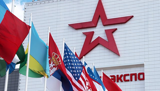 На "Армии-2018" китайские летчики впервые выступили с воздушной программой