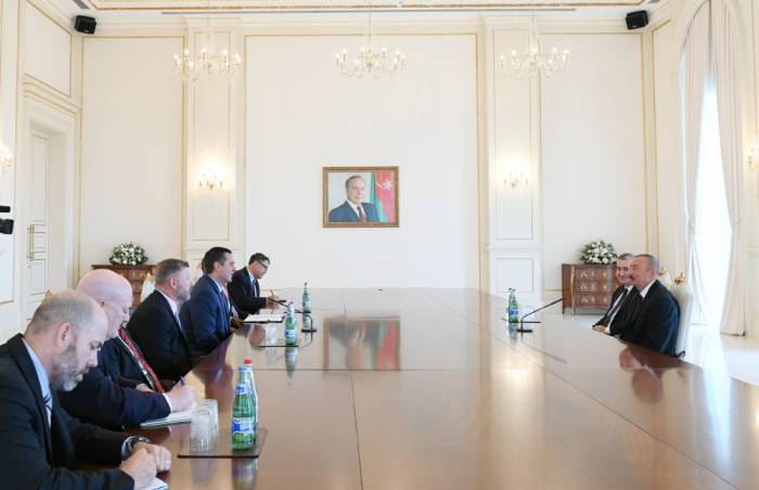Ильхам Алиев принял делегацию Конгресса США - ФОТО