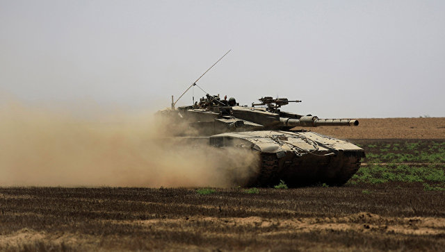 Израильский танк атаковал пост палестинцев в ответ на обстрел из Газы
