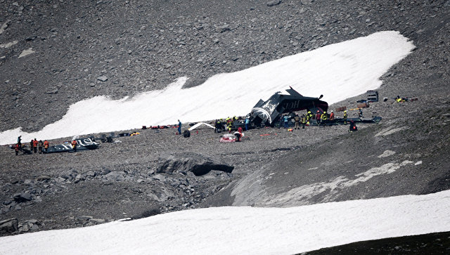 Очевидцы крушения самолета в Швейцарии рассказали о катастрофе
