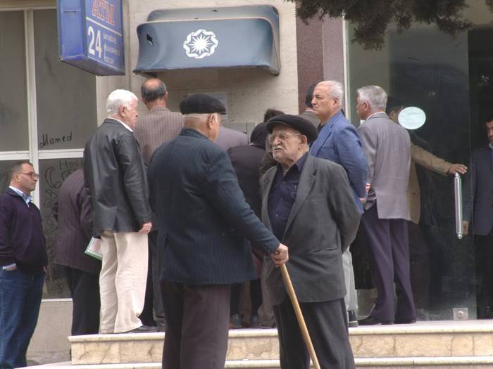 В Азербайджане повышены пенсии 