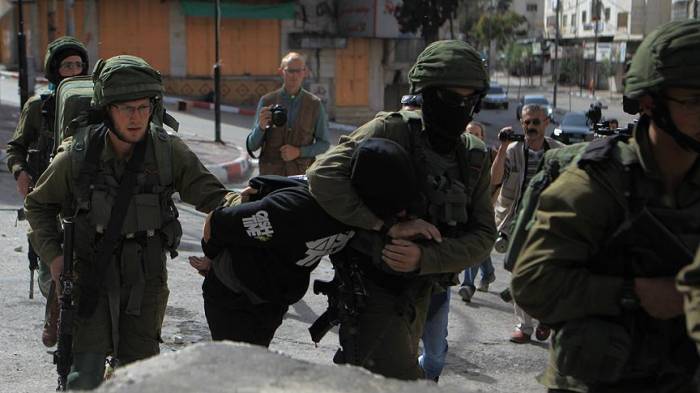 Израильские военные задержали 27 палестинцев
