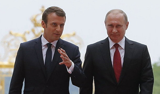 Макрон и Путин обсудили ситуацию с Сенцовым