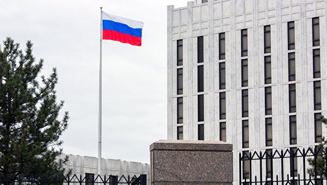 В российском посольстве назвали санкции США бесперспективными
