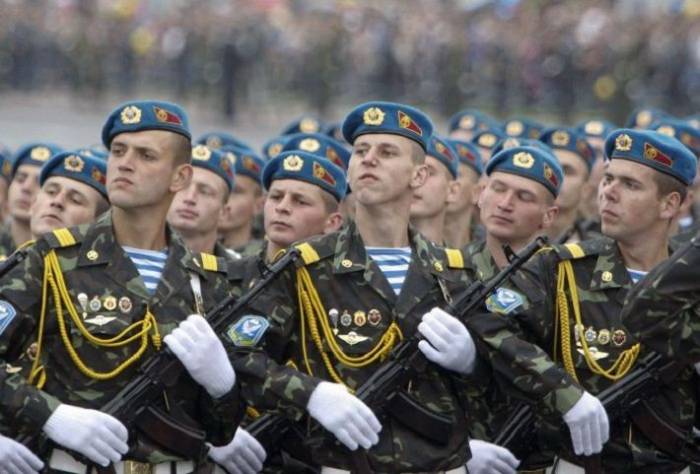 В Беларуси отмечают День десантников и сил специальных операций Вооруженных Сил
