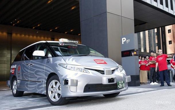В Токио начались тестовые поездки пассажиров на беспилотном такси
