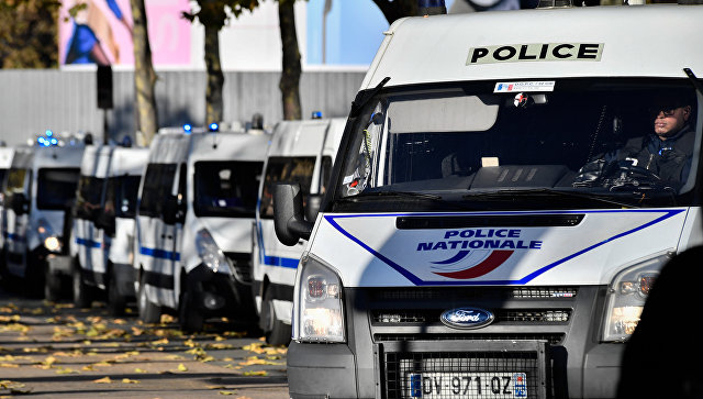 В пригороде Парижа полиция ликвидировала напавшего на прохожих
