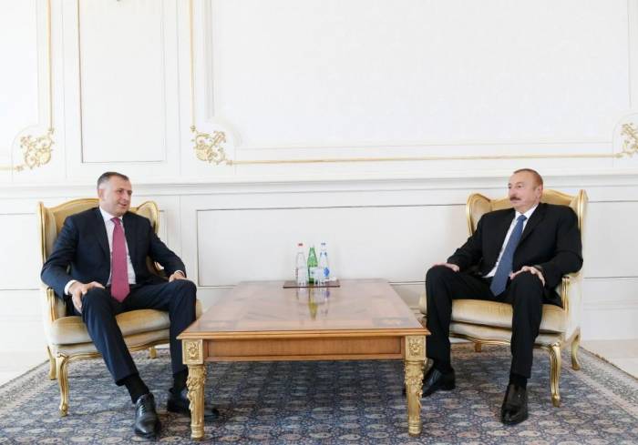 Ильхам Алиев принял верительные грамоты новоназначенного посла Грузии - ФОТО
