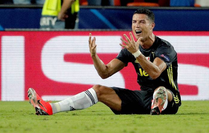 УЕФА дисквалифицировал Роналду на один матч по итогам игры Лиги чемпионов с "Валенсией"
