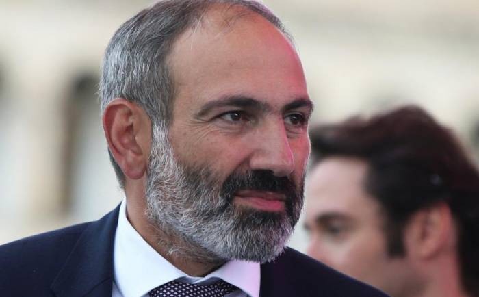 Зачем премьер-министр Армении Пашинян подал в отставку? 
