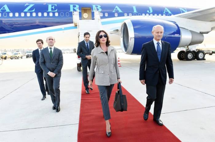 Первый вице-президент Aзербайджана прибыла с официальным визитом в Италию - ФОТО

