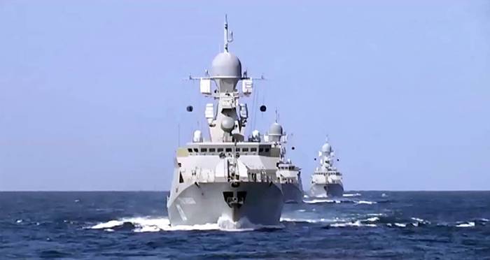 Российские корабли отразили ракетную атаку условного противника
