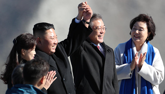 Ким Чен Ын подарил президенту Южной Кореи двух охотничьих собак
