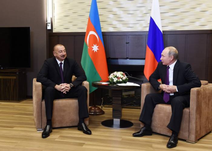 Встреча президентов Азербайджана и России в расширенном составе и рабочий обед