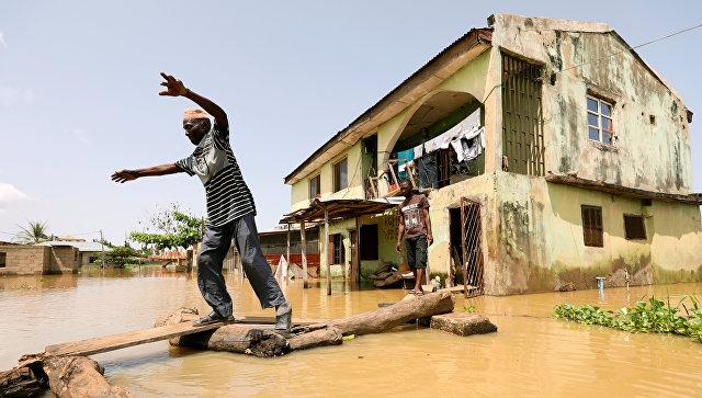 В Нигерии почти 200 человек погибли при наводнении
