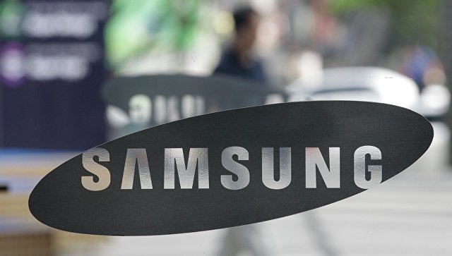 Samsung в ноябре представит смартфон-раскладушку Galaxy X
