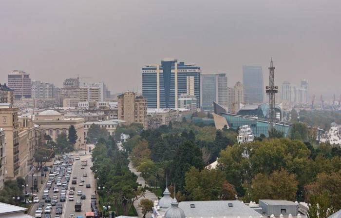 В Баку количество пыли в воздухе превысило норму в более чем три раза