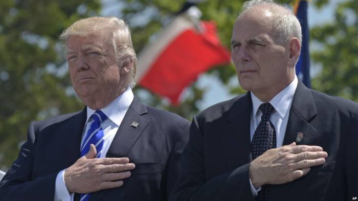 Глава аппарата Белого дома назвал Трампа идиотом