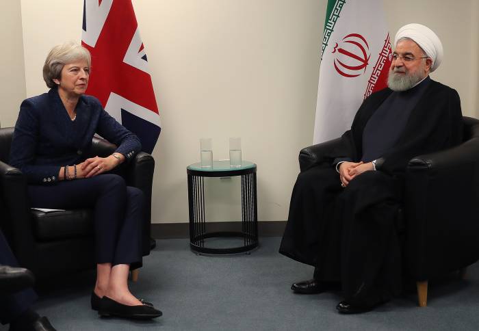 Лондон и Париж за сохранение ядерной сделки с Ираном

