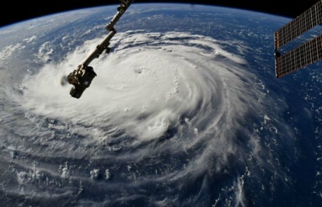 В Вашингтоне ввели режим ЧС из-за урагана "Флоренс"
