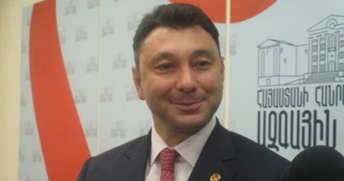 Вице-спикер парламента Армении оказал медвежью услугу своей армии 